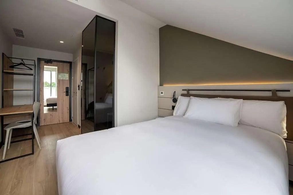 Hotel Bed4U Santander